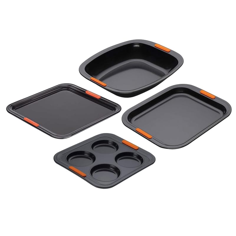 Le Creuset Ultimate Bakeware Set - Rectangular Baking Sheet, Oven Tray, Roaster, Yorkshire Pudding Tray - Red - Metal - Non Stick - Oven Safe Up to 240°C
