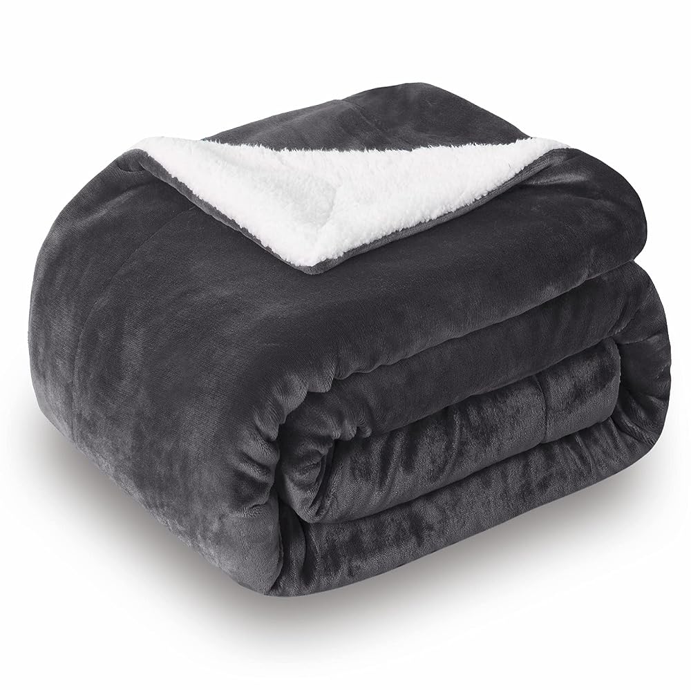SOCHOW Sherpa Fleece Throw Blanket, Double-Sided Super Soft Luxurious Plush Blanket, 127cm x 150cm, Dark Grey