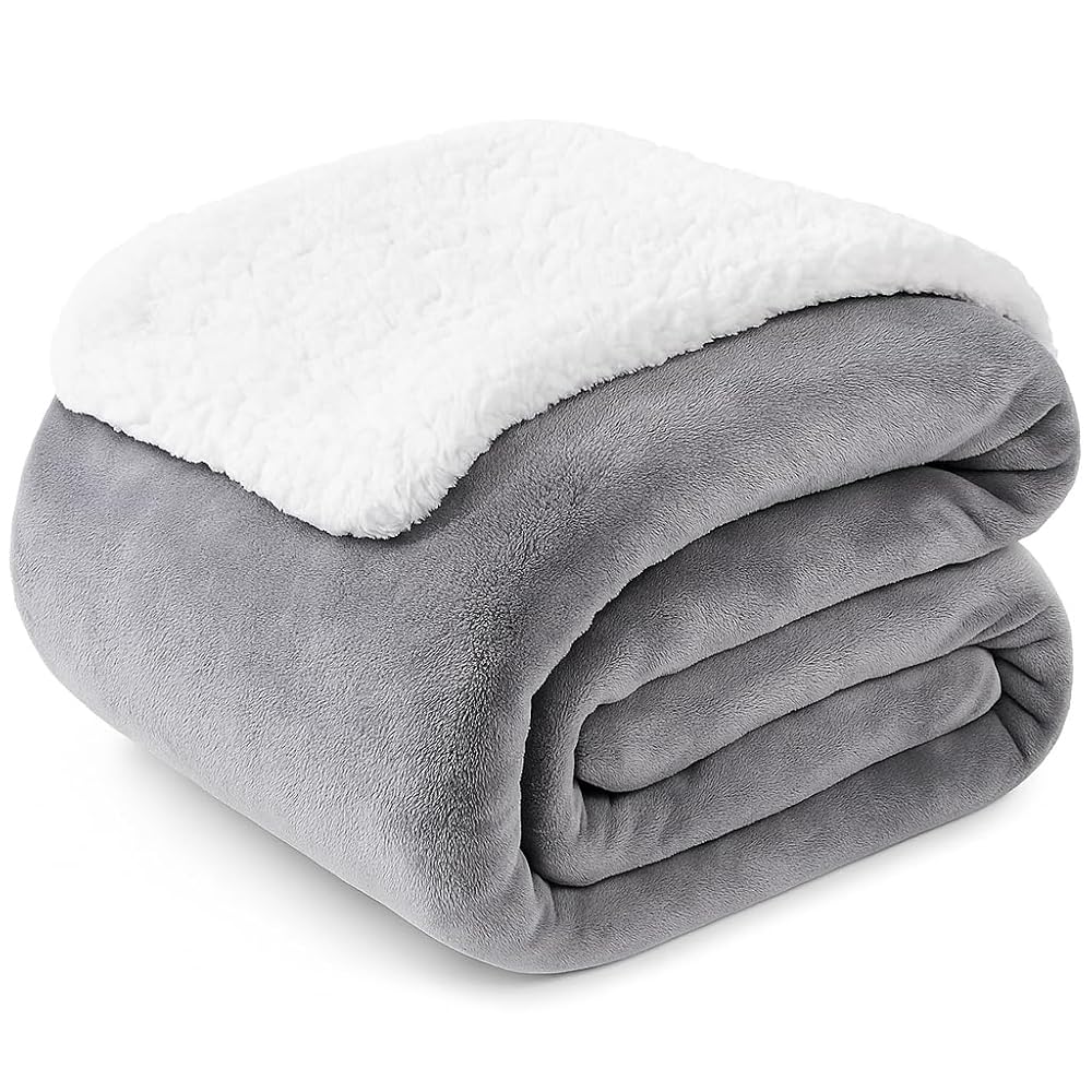 EDS Sherpa Fleece Blanket Throw, Dual Sided Plush Fabric, Extra Soft Thermal Fluffy Blanket for Bed and Sofa, Black, Double 150 x 200