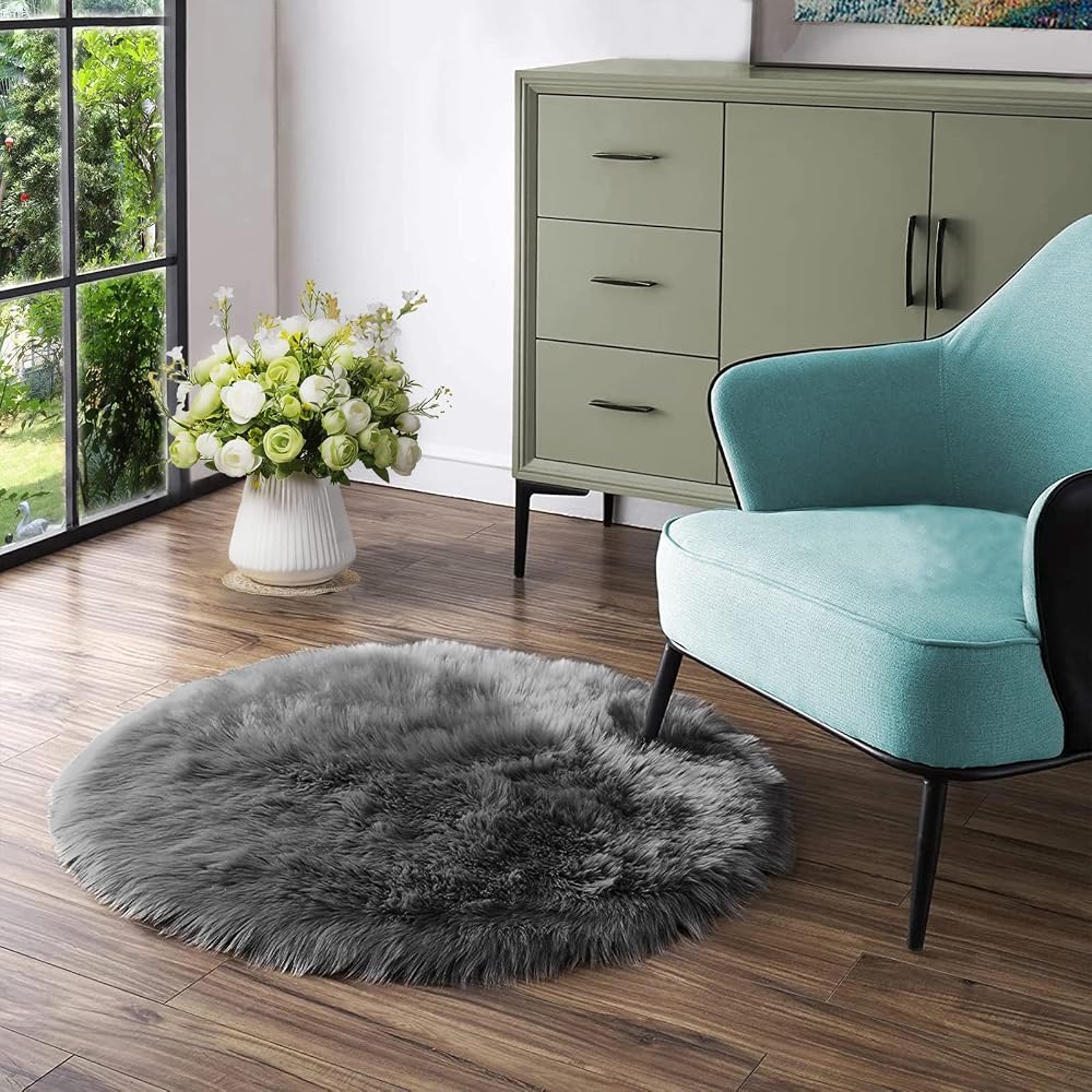 Latepis Dark Grey Round Area Rug, 4FT Faux Fur Washable Fluffy Boho Sheepskin Rug for Bedroom Room Decor