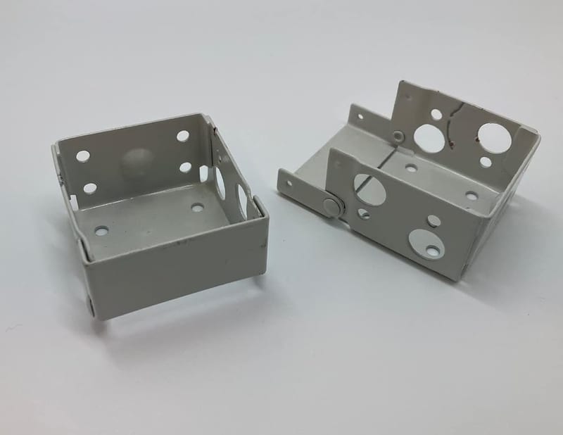 Pair of End Fitting Brackets for 35mm/1½" Venetian/Wood Blind, White