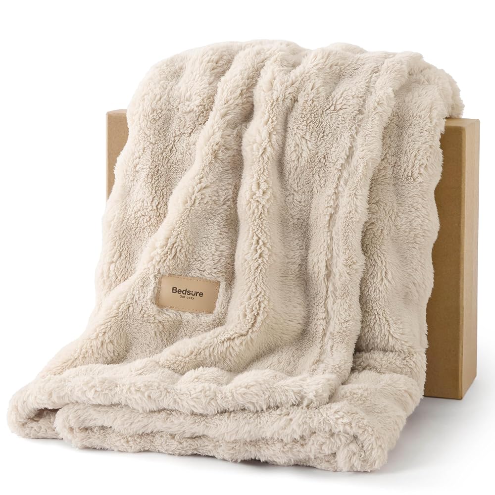Bedsure Bubble Fleece Throw Blanket, Lightweight Warm Cloud Bubble Sofa Throw, Beige, 150 x 200cm